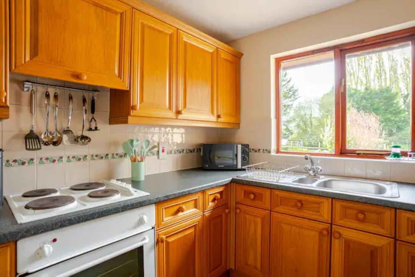 Tanglewood Apartment West Ashton Ngoại thất bức ảnh